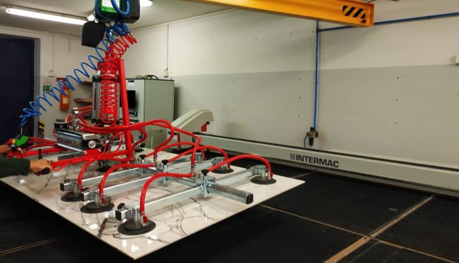 Řezací stroj Genius v akci