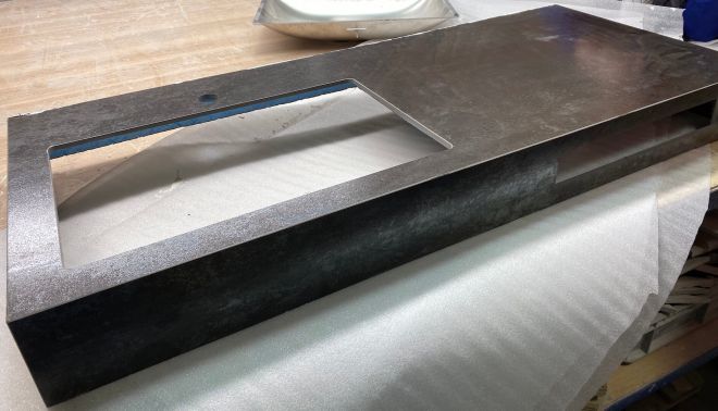 Umyvadlová deska s otvorem na ručník